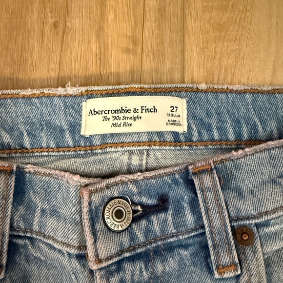 NWT Abercrombie & Fitch The 90’s Straight Mid Rise Women’s Jeand Size 27 reg. - Picture 2 of 7